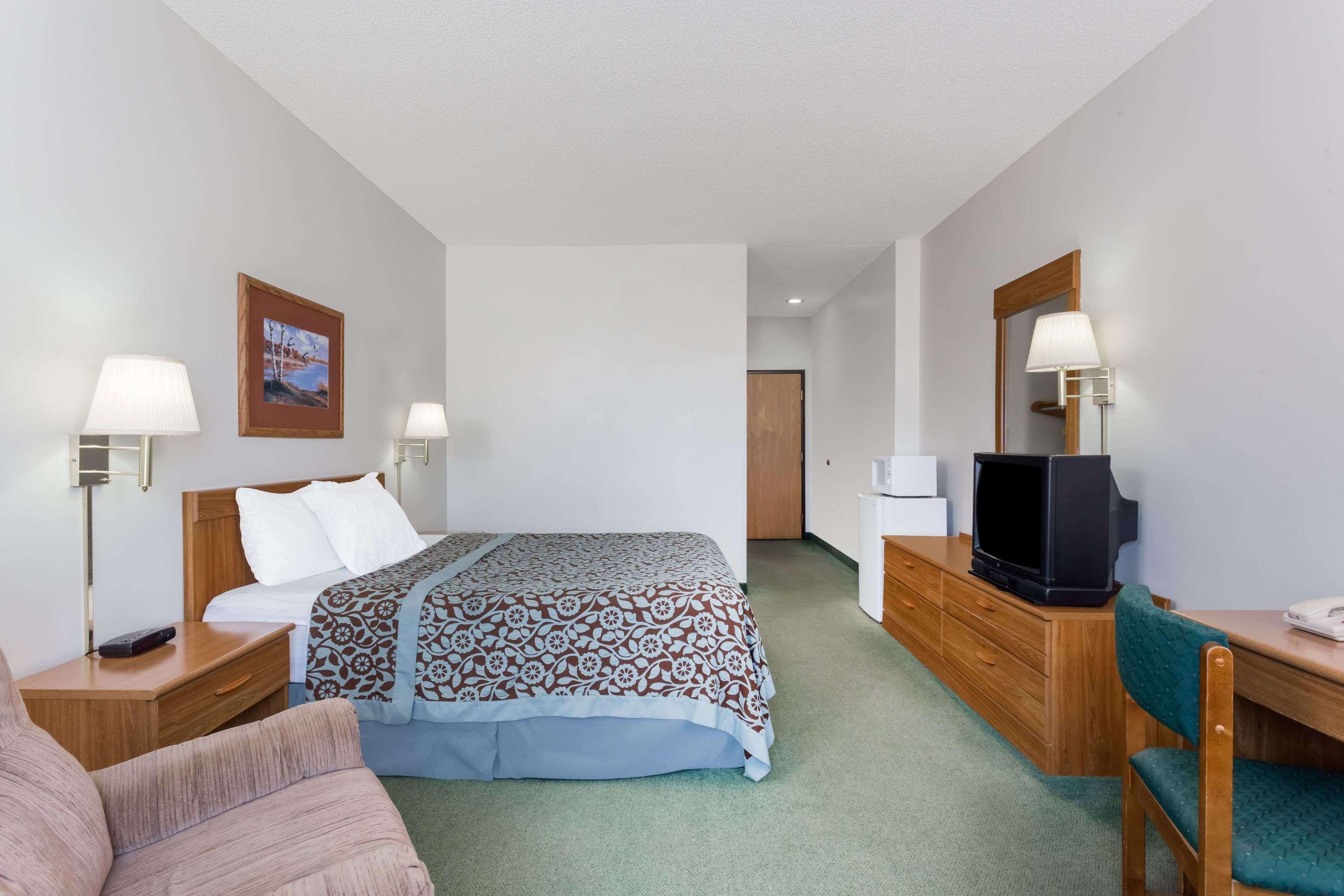 Days Inn By Wyndham Manchester Εξωτερικό φωτογραφία
