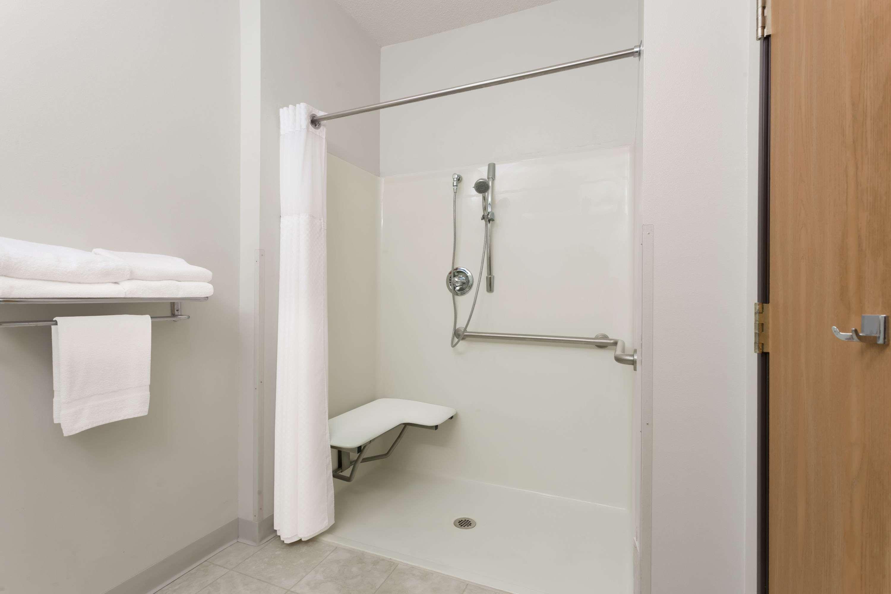 Days Inn By Wyndham Manchester Εξωτερικό φωτογραφία