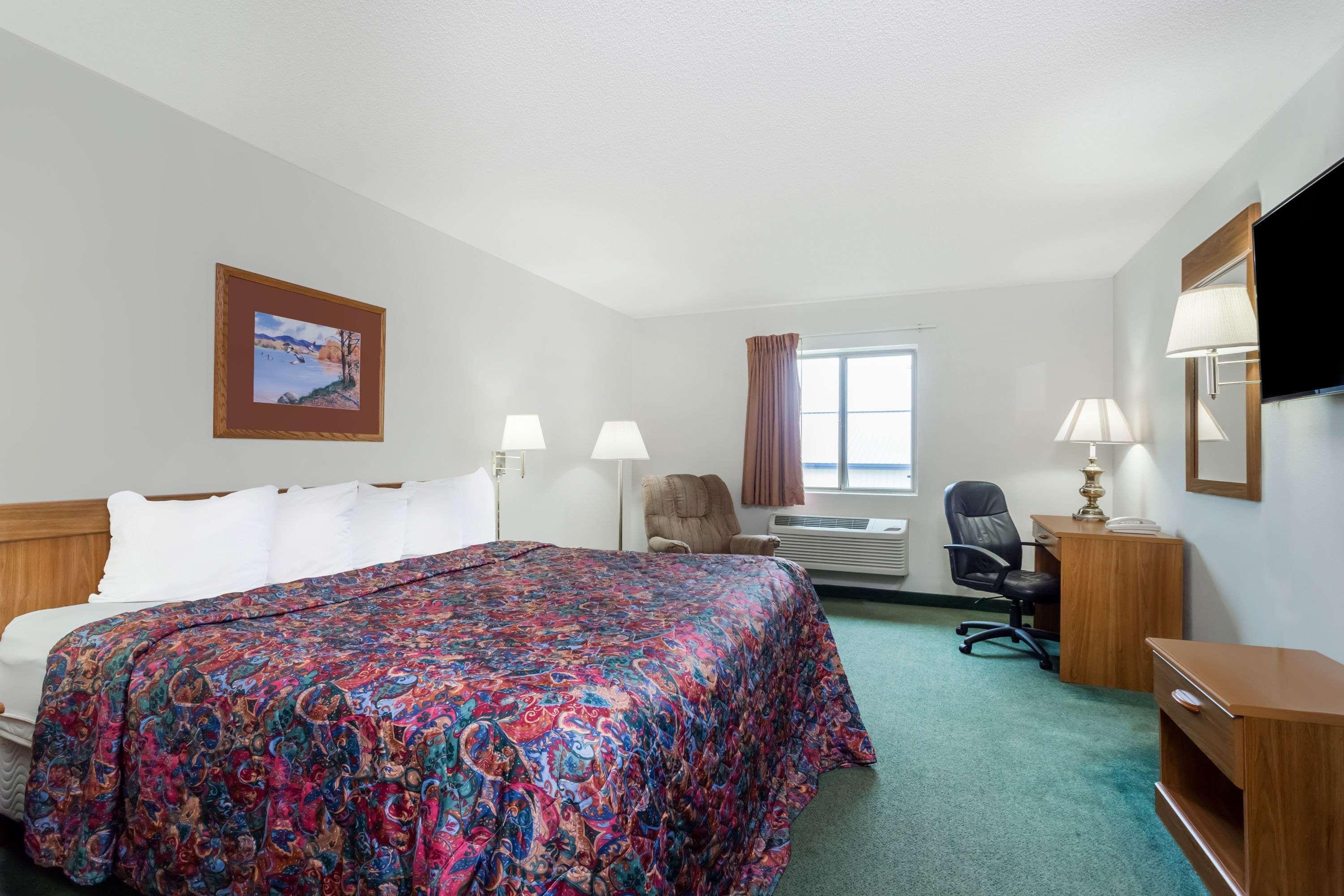 Days Inn By Wyndham Manchester Εξωτερικό φωτογραφία