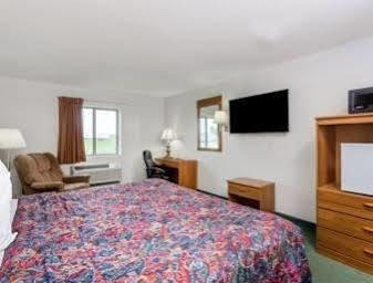 Days Inn By Wyndham Manchester Εξωτερικό φωτογραφία